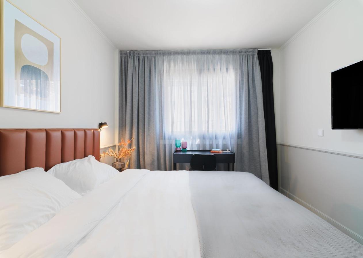 Liv The City Suites Adults Only Larnaca Buitenkant foto