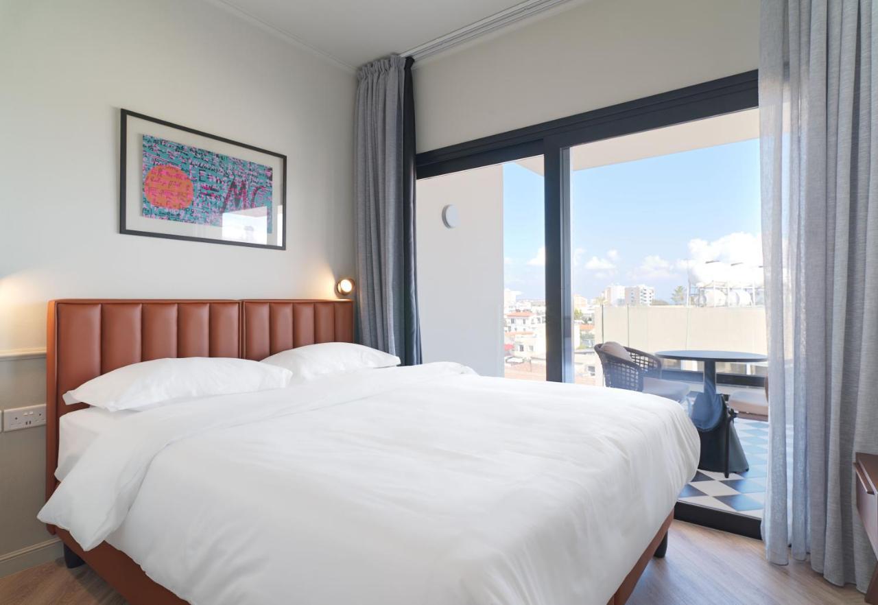 Liv The City Suites Adults Only Larnaca Buitenkant foto
