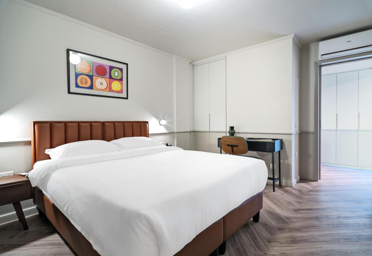 Liv The City Suites Adults Only Larnaca Buitenkant foto