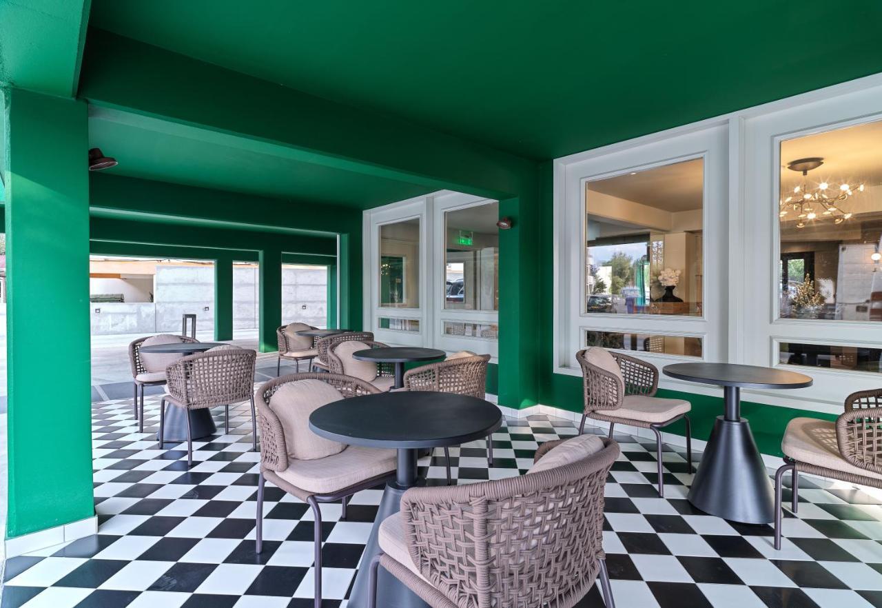 Liv The City Suites Adults Only Larnaca Buitenkant foto