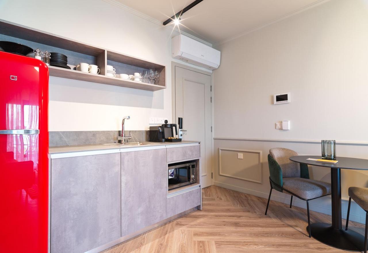 Liv The City Suites Adults Only Larnaca Buitenkant foto
