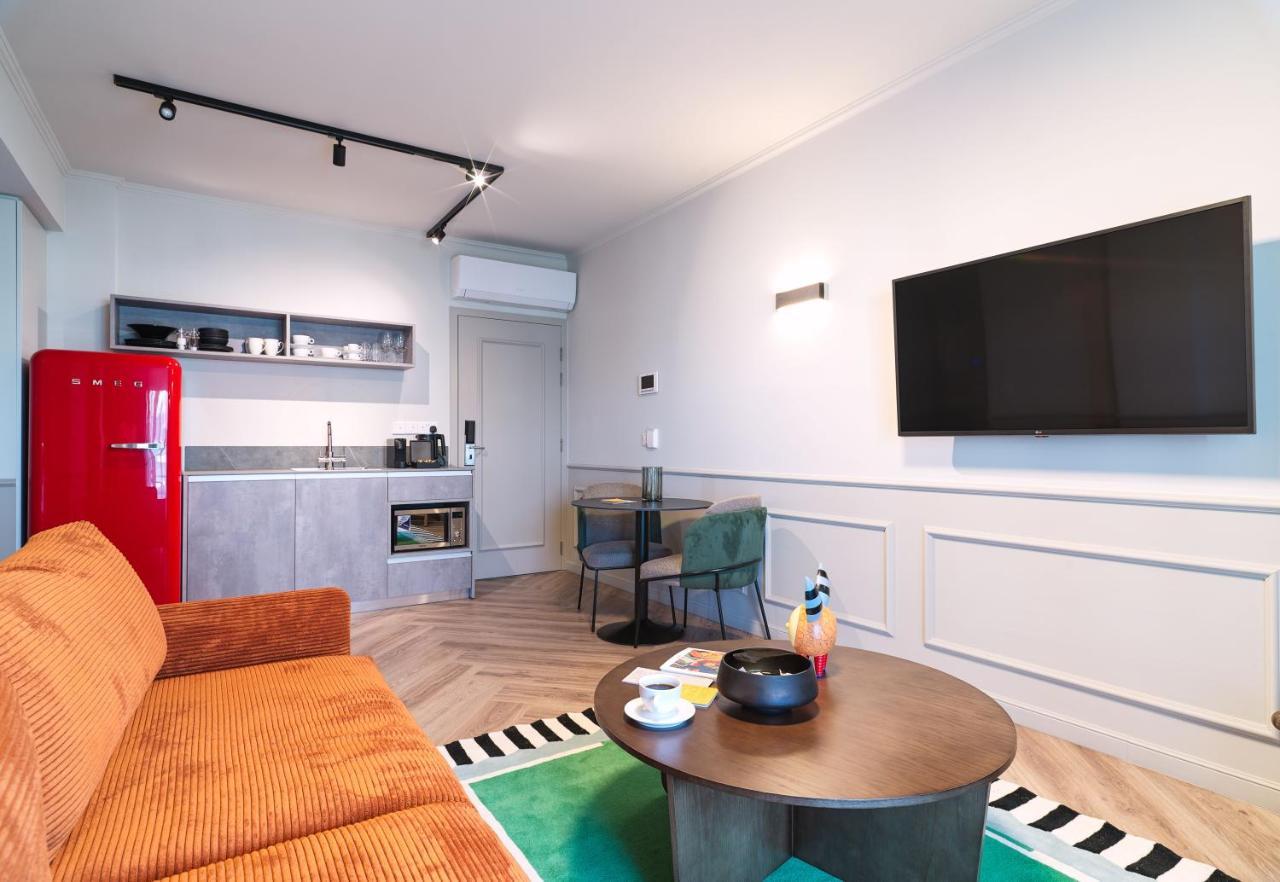 Liv The City Suites Adults Only Larnaca Buitenkant foto