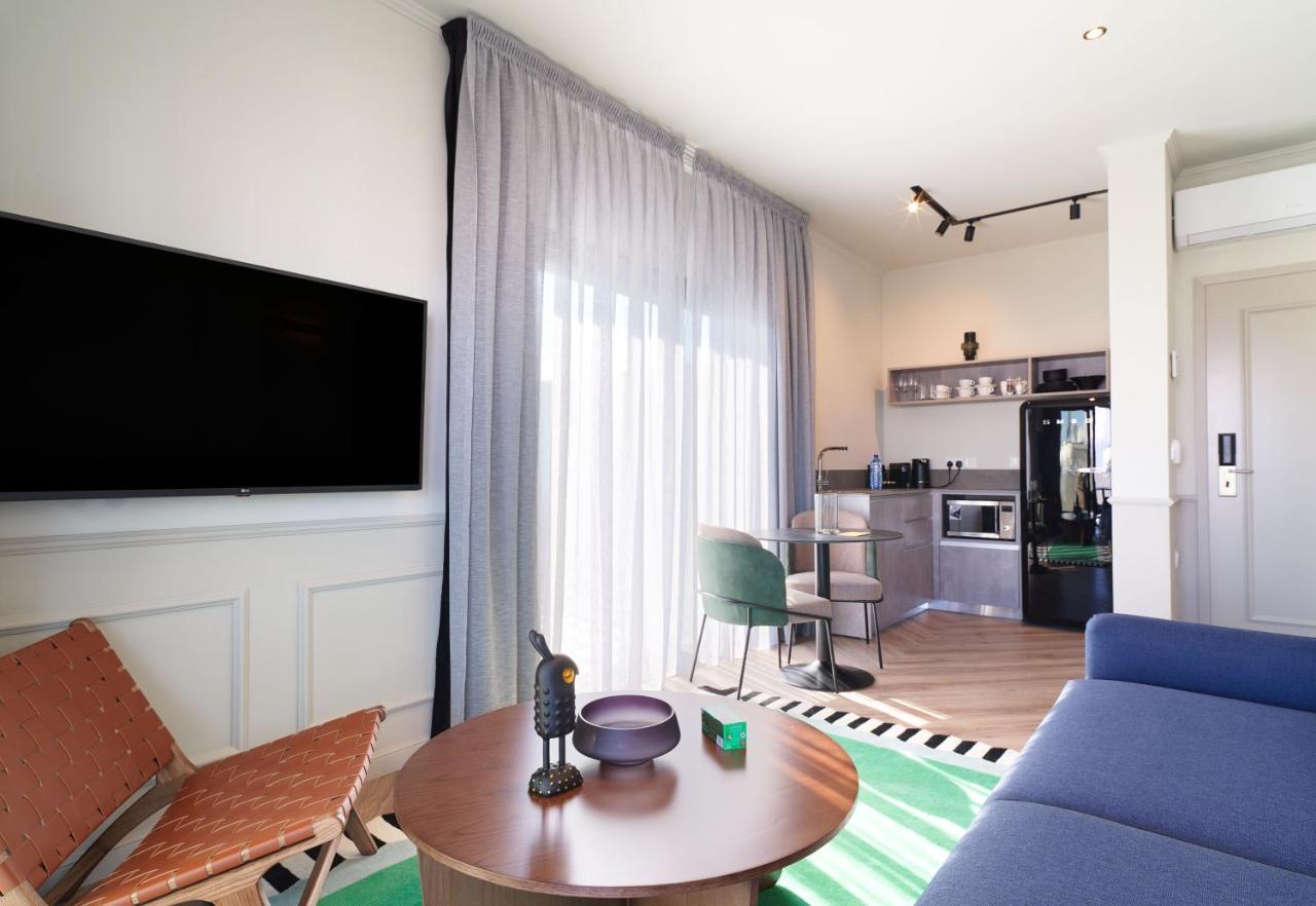 Liv The City Suites Adults Only Larnaca Buitenkant foto