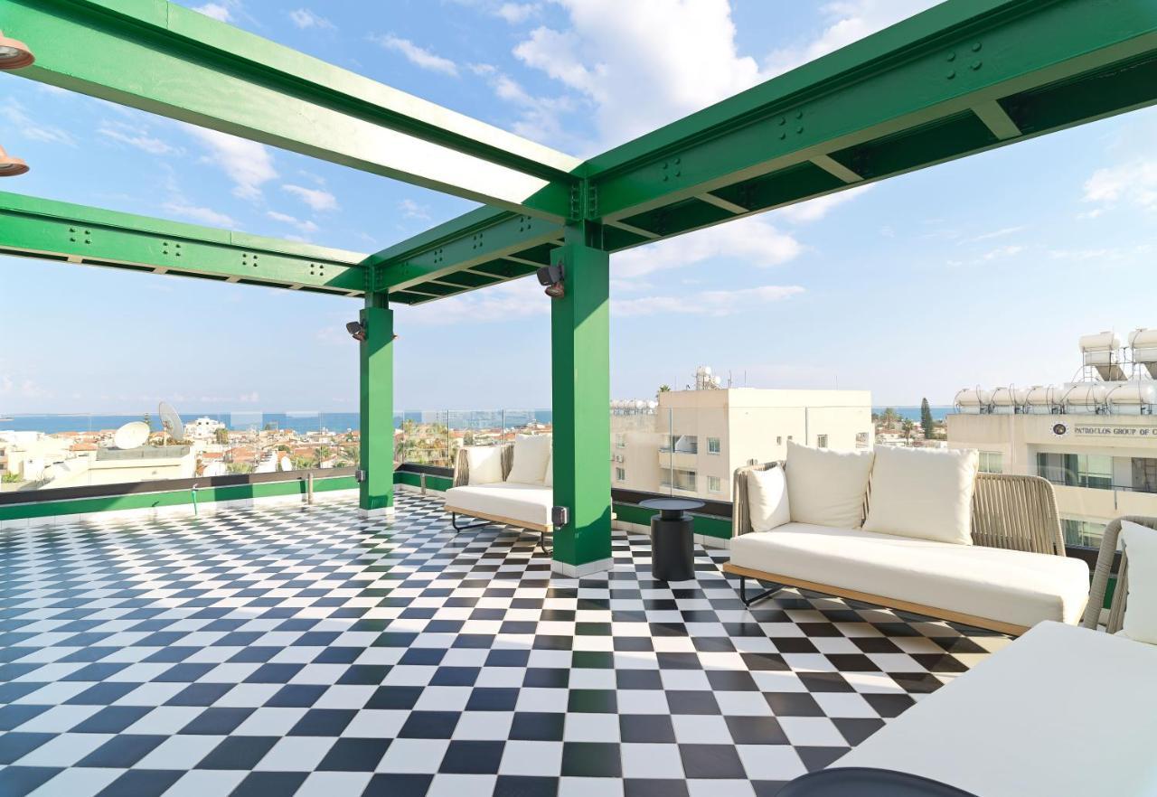 Liv The City Suites Adults Only Larnaca Buitenkant foto