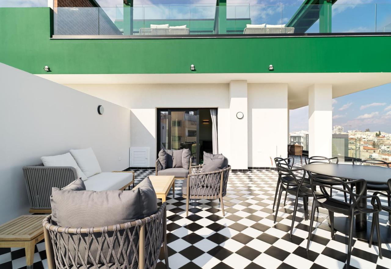 Liv The City Suites Adults Only Larnaca Buitenkant foto