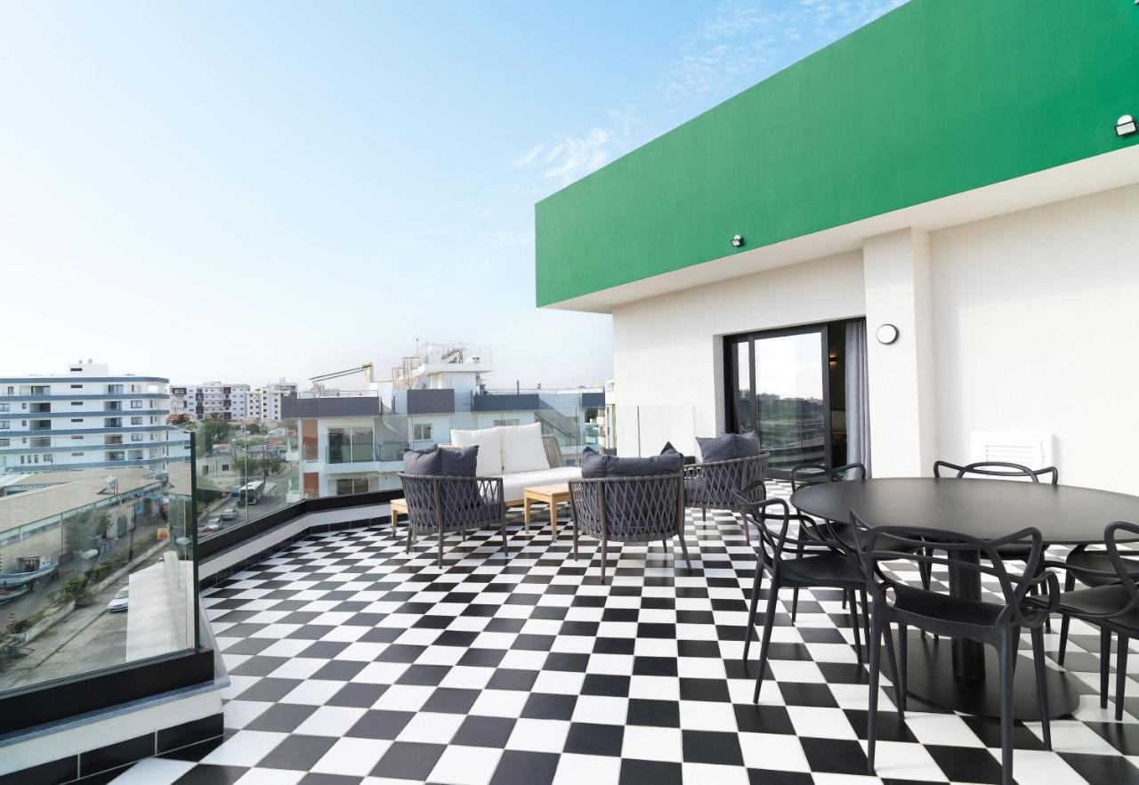 Liv The City Suites Adults Only Larnaca Buitenkant foto