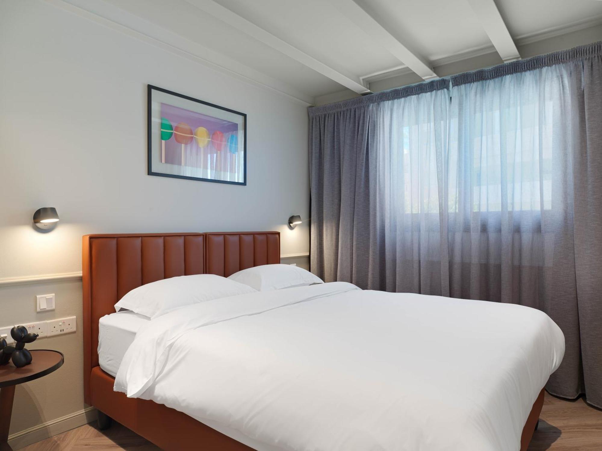 Liv The City Suites Adults Only Larnaca Buitenkant foto
