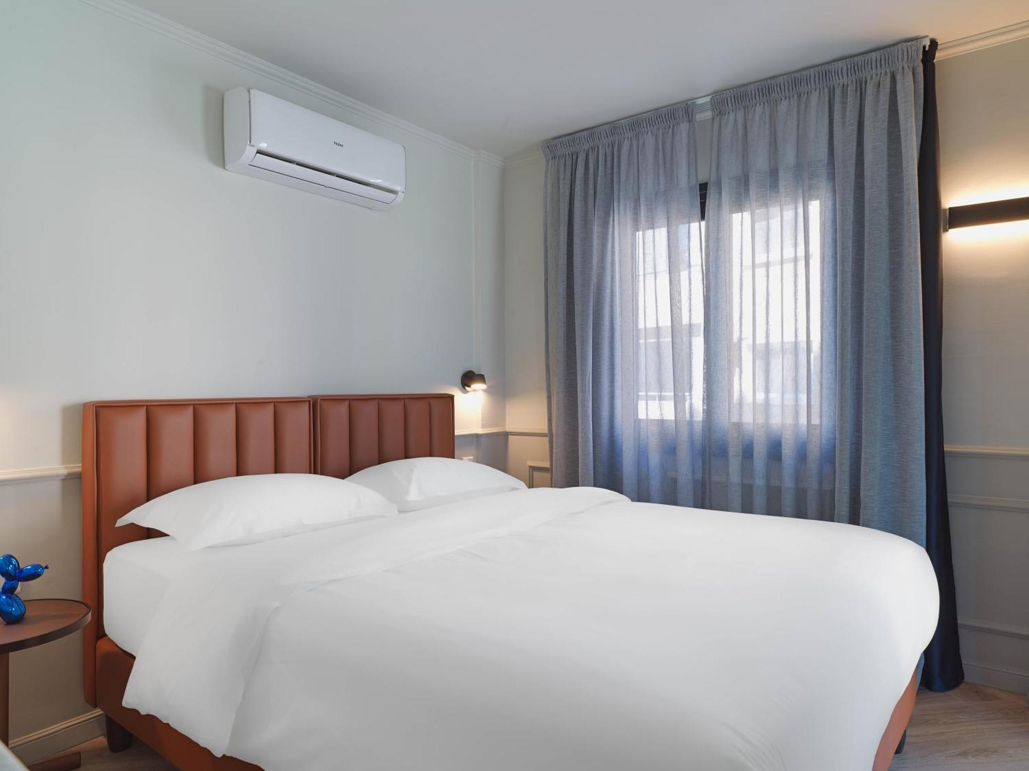Liv The City Suites Adults Only Larnaca Buitenkant foto