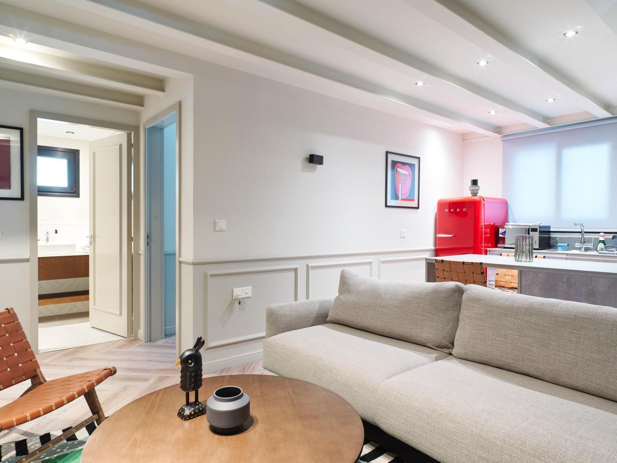 Liv The City Suites Adults Only Larnaca Buitenkant foto