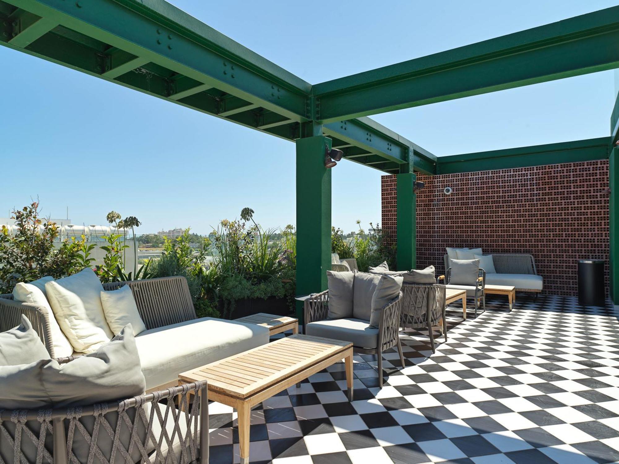 Liv The City Suites Adults Only Larnaca Buitenkant foto