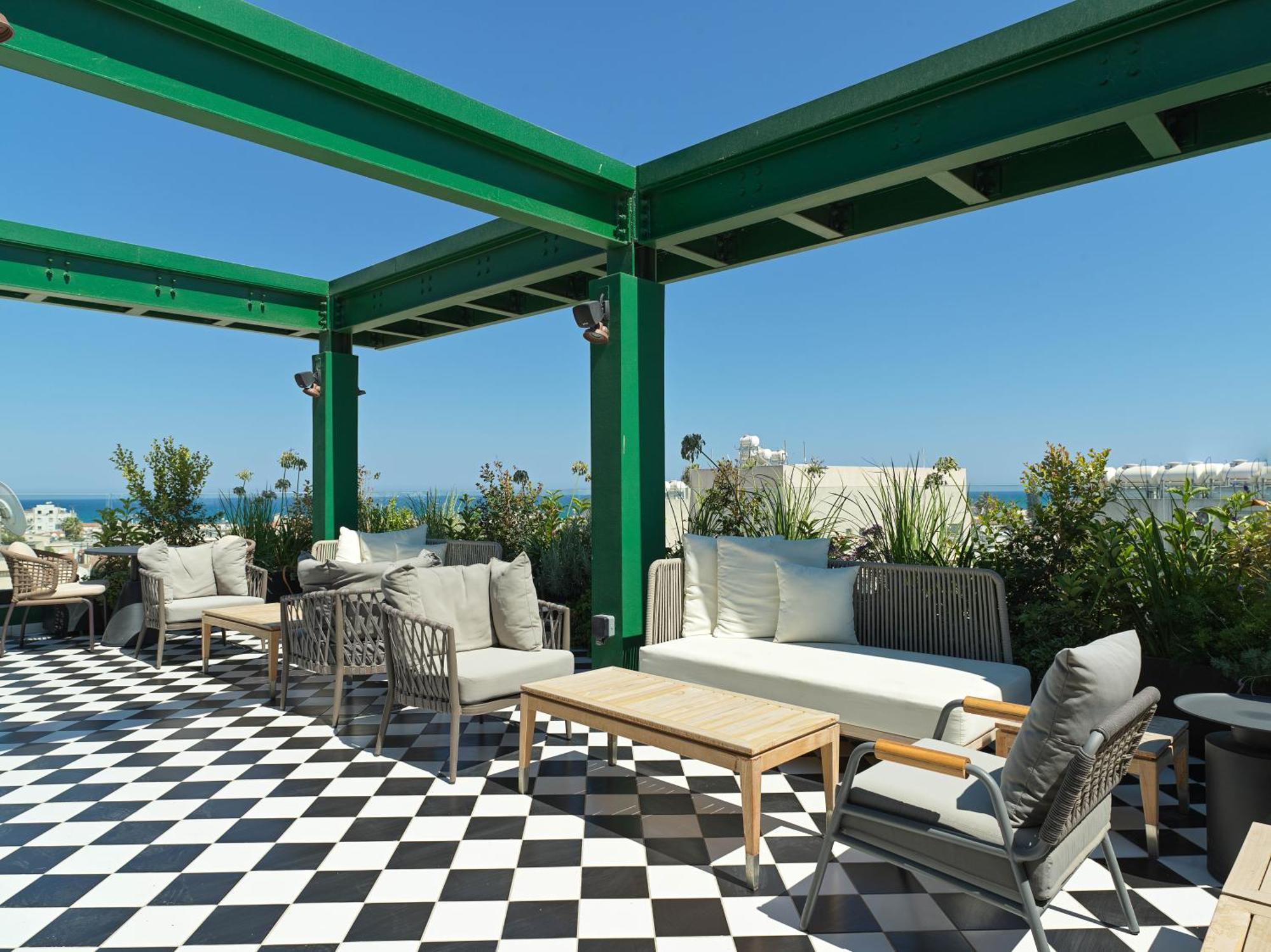 Liv The City Suites Adults Only Larnaca Buitenkant foto